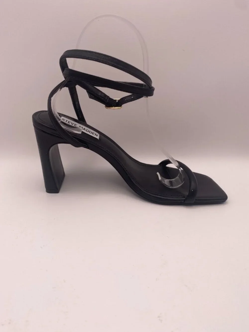 Steve Madden Women Eryka Black Leather Ankle Strap Sandal  Sz 8
